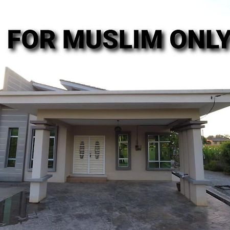 Auni Homestay Kuala Terengganu Esterno foto