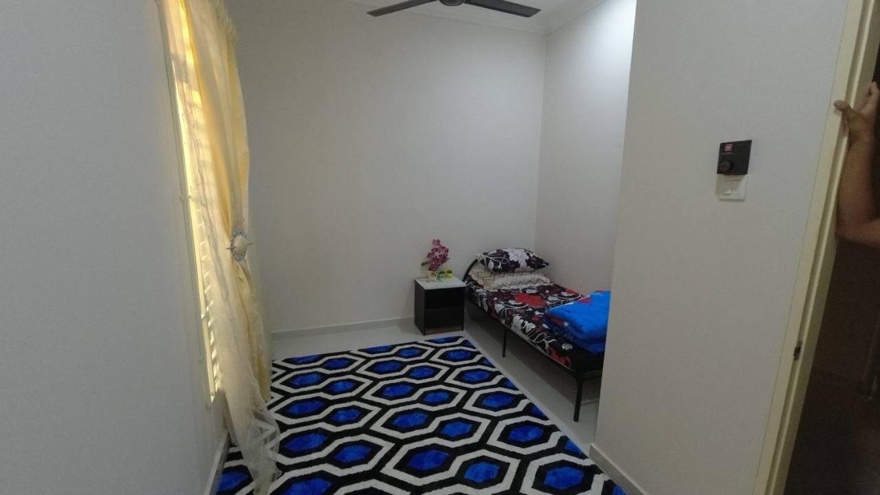 Auni Homestay Kuala Terengganu Esterno foto