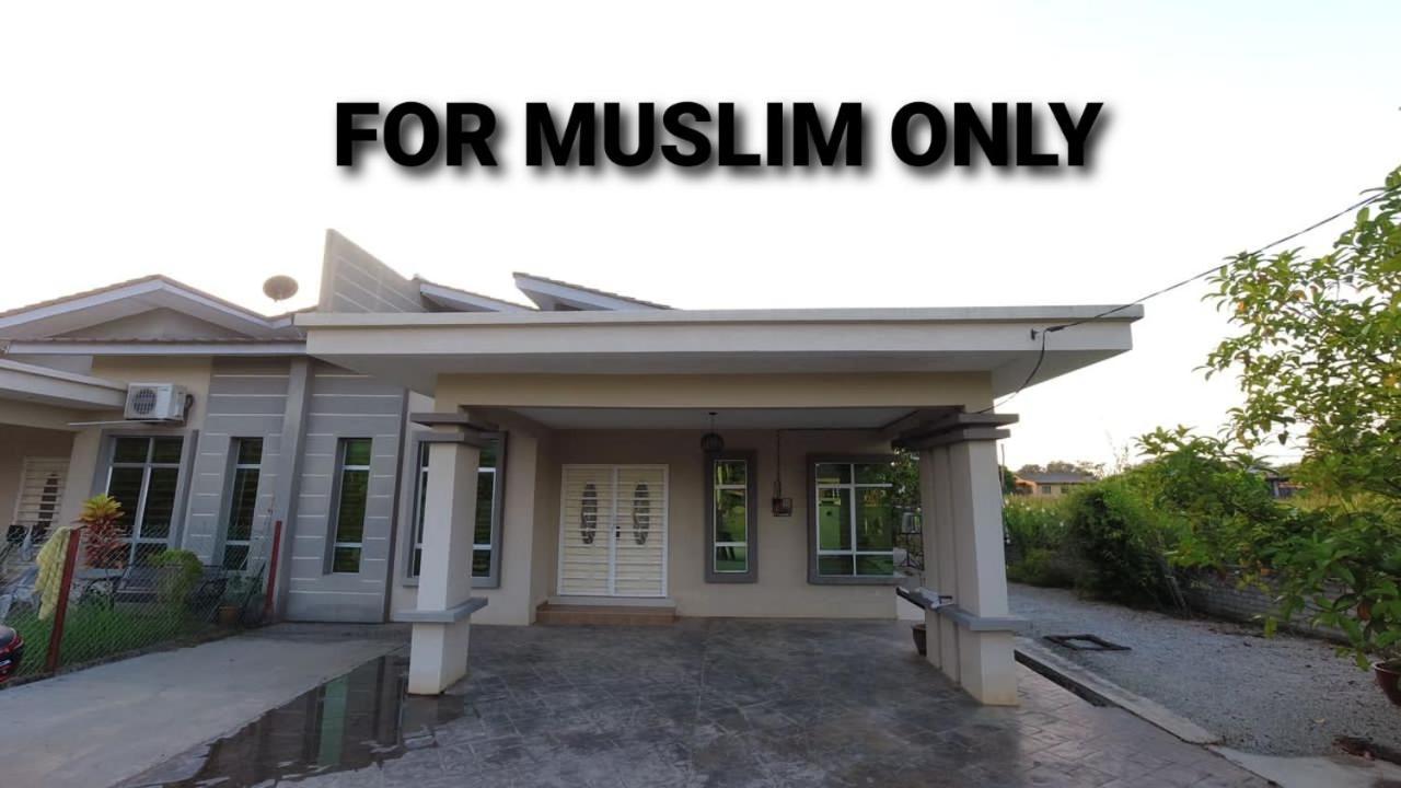 Auni Homestay Kuala Terengganu Esterno foto